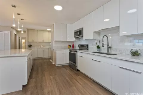 3481 Ala Akulikuli St, Honolulu, HI 96818