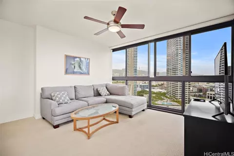 600 Queen St #1611, Honolulu, HI 96813