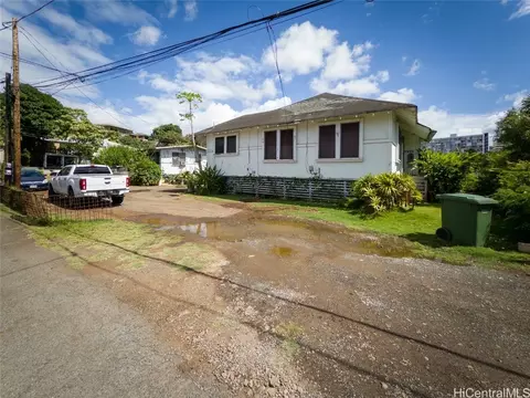 99-018 A Kauhale St, Aiea, HI 96701