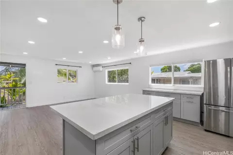 94-1345 Hiapo Pl, Waipahu, HI 96797