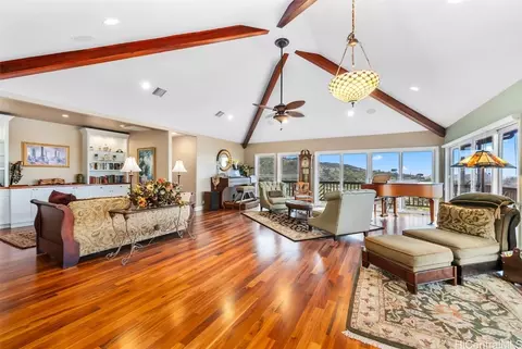 1170 Kaumailuna Pl #1, Honolulu, HI 96817