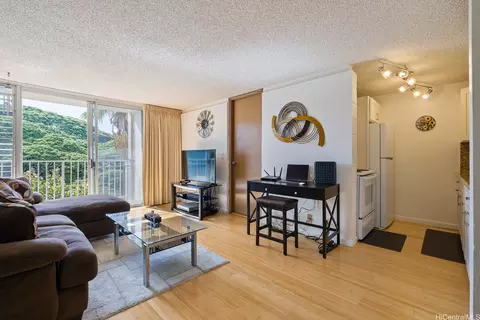 1720 Huna St #B405, Honolulu, HI 96817