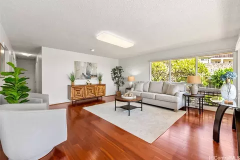 5601 Halepa Pl, Honolulu, HI 96821