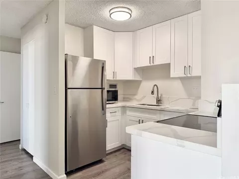 1535 Pensacola St #307, Honolulu, HI 96822