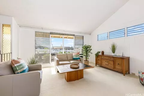 1608 Kuahaka St, Pearl City, HI 96782