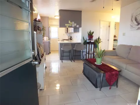 828 Puuhale Rd #210, Honolulu, HI 96819