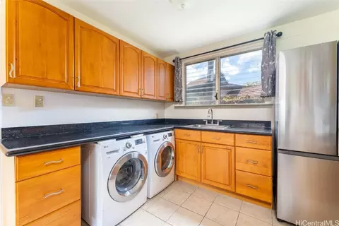 4225 Keanu St #16, Honolulu, HI 96816