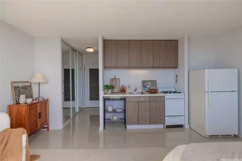 1550 Wilder Ave #A1113, Honolulu, HI 96822