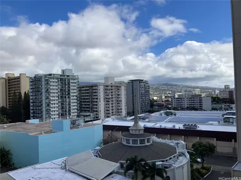 747 Amana St #807, Honolulu, HI 96814