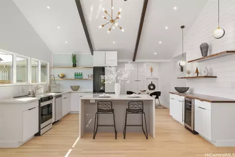 4333 Olaloa St, Honolulu, HI 96818