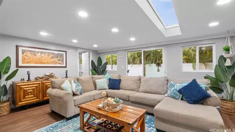 915 Mokapu Blvd, Kailua, HI 96734