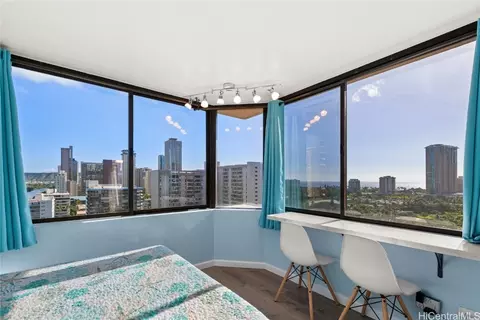 444 Niu St #1806, Honolulu, HI 96815