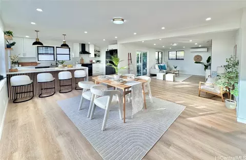1537 St Louis Dr, Honolulu, HI 96816