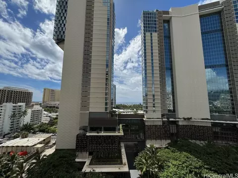 2140 Kuhio Ave #1205, Honolulu, HI 96815
