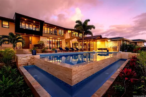 198 Kokololio Pl, Honolulu, HI 96821