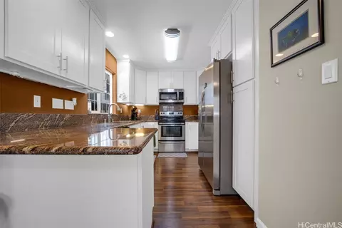 2017 Fern St #B, Honolulu, HI 96826