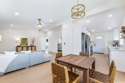 2326 Rose St #A, Honolulu, HI 96819