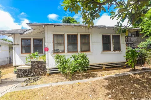 848 Mccully St, Honolulu, HI 96826
