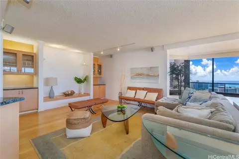 1910 Ala Moana Blvd #26A, Honolulu, HI 96815