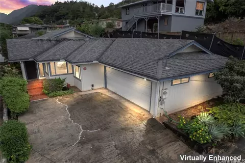1576 Kamohoalii St, Honolulu, HI 96819