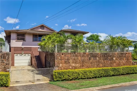 826 Puu Kula Dr, Pearl City, HI 96782