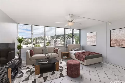 1550 Wilder Ave #A806, Honolulu, HI 96822