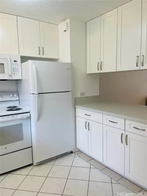 1323 Makiki St #A106, Honolulu, HI 96814