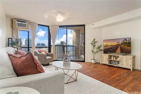 60 N Beretania St #2709, Honolulu, HI 96817