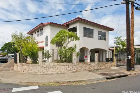 1302 Haloa Dr, Honolulu, HI 96818