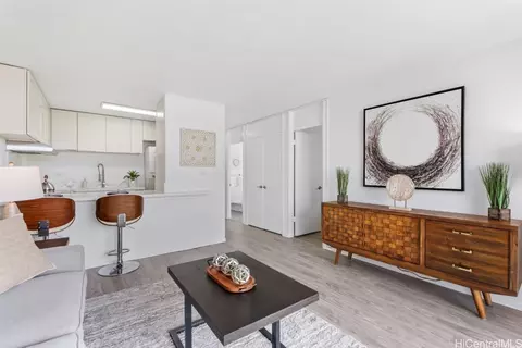 950 Lehua Ave #402, Pearl City, HI 96782