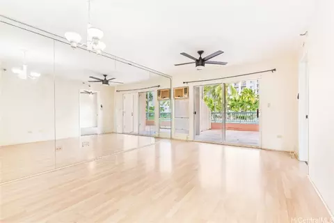 1090 Ala Napunani St #119, Honolulu, HI 96818