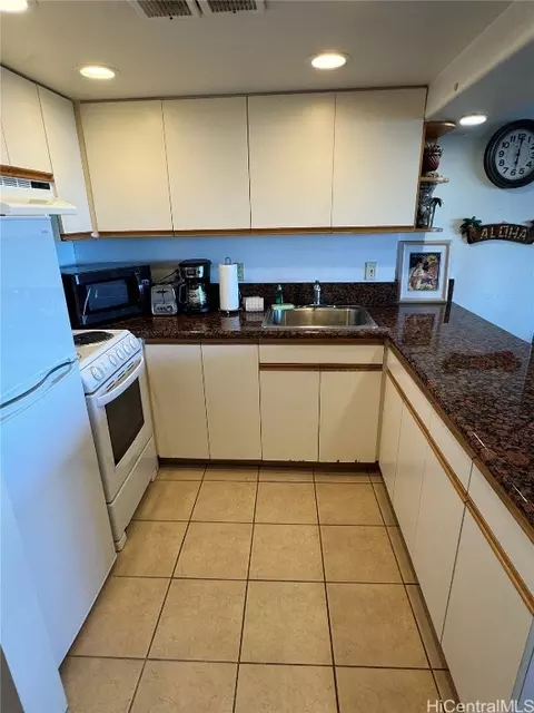 1777 Ala Moana Blvd #814, Honolulu, HI 96815