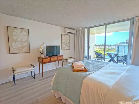 445 Seaside Ave #2509, Honolulu, HI 96815