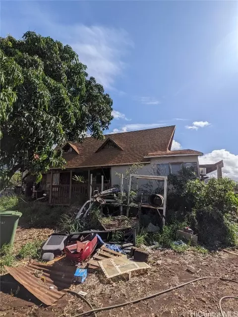 84-374 Ikuone Pl, Waianae, HI 96792