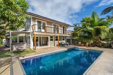 1061 Mokuhano St, Honolulu, HI 96825