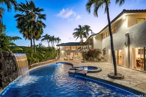 987 Hunakai St, Honolulu, HI 96816
