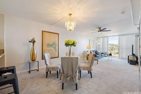 1320 Alexander St #401, Honolulu, HI 96826
