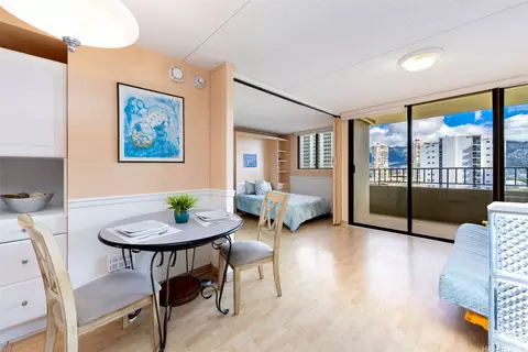 2240 Kuhio Ave #1303, Honolulu, HI 96815