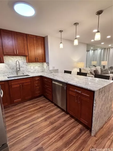 430 Lewers St #1603, Honolulu, HI 96815