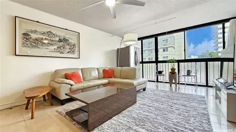 1420 Victoria St #402, Honolulu, HI 96822