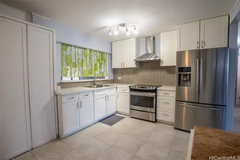94-434 Kiau Pl, Waipahu, HI 96797