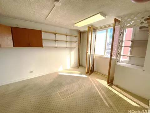 1670 Kalakaua Ave #605, Honolulu, HI 96826