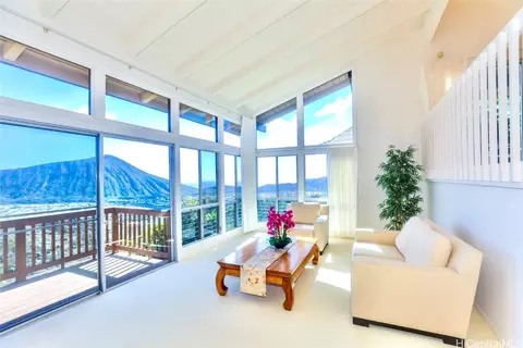 1017 Kalahu Pl, Honolulu, HI 96825
