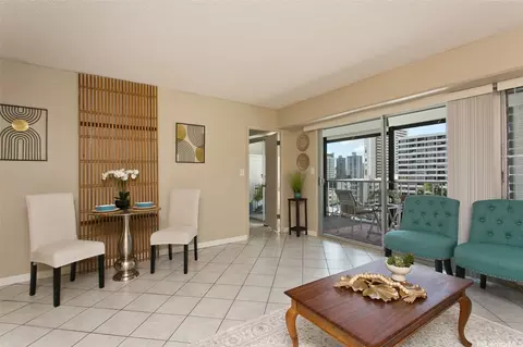 1333 Heulu St #702, Honolulu, HI 96822