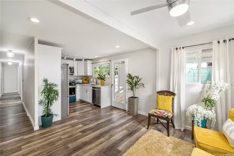 1056 Wiliki Dr, Honolulu, HI 96818