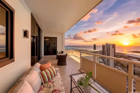 600 Queen St #4302, Honolulu, HI 96813