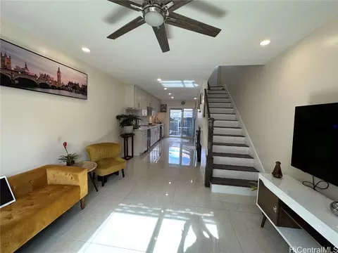 1023 Kapahulu Ave #21, Honolulu, HI 96816