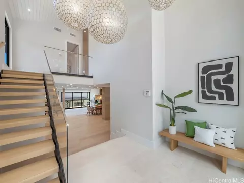 3007 Hibiscus Dr, Honolulu, HI 96815