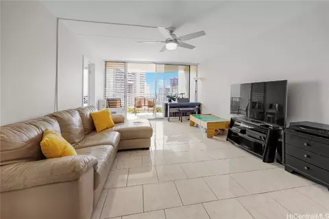 469 Ena Rd #2711, Honolulu, HI 96815