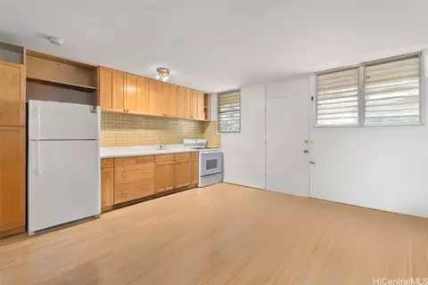 1036 Green St #304, Honolulu, HI 96822